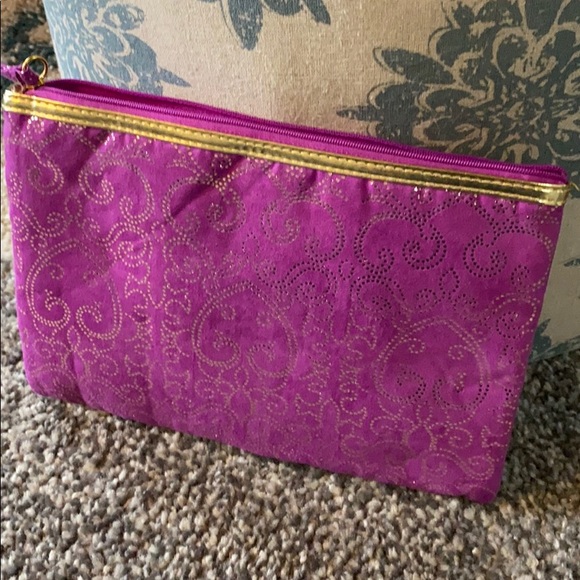 Pink & Gold NWOT cosmetic bag. 10x7. Pink lining. - Picture 3 of 3